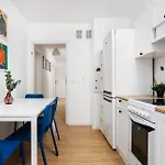 Lejlighed Pretty 4 Bedroom In Center - By Upstairs