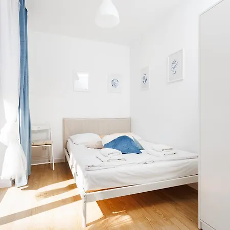 Apartament Pretty 4 Bedroom X Parking Spot X Center - By Upstairs
