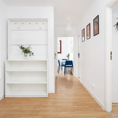 Apartament Pretty 4 Bedroom X Parking Spot X Center - By Upstairs