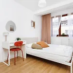 Pretty 4 Bedroom In Center - By Upstairs كراكوفيا