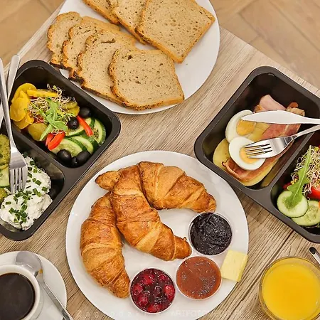 Pretty 4 Bedroom In Center - By Upstairs Cracovia